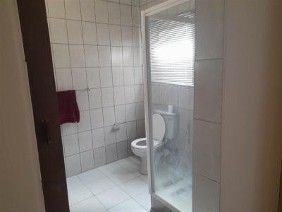 2 Bedroom Garden Cottage in Greenside East