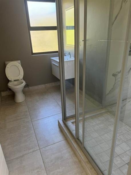 2 Bedroom Apartment in Risidale-12