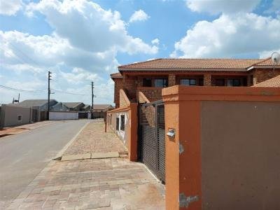 1 Bed Apartment in Protea Glen
