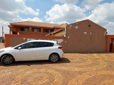 1 Bed Apartment in Protea Glen