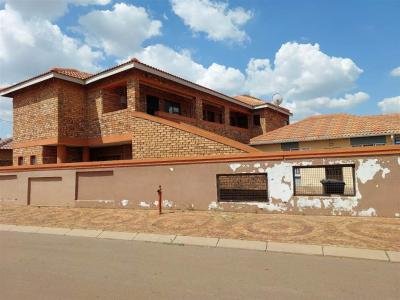 1 Bed Apartment in Protea Glen