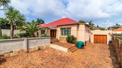 3 Bedroom House in Kensington