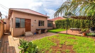 3 Bedroom House in Kensington