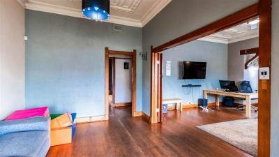 3 Bedroom House in Kensington