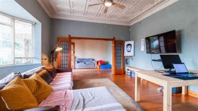 3 Bedroom House in Kensington