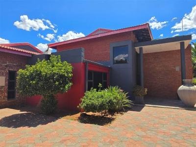 4 Bed House in Royldene