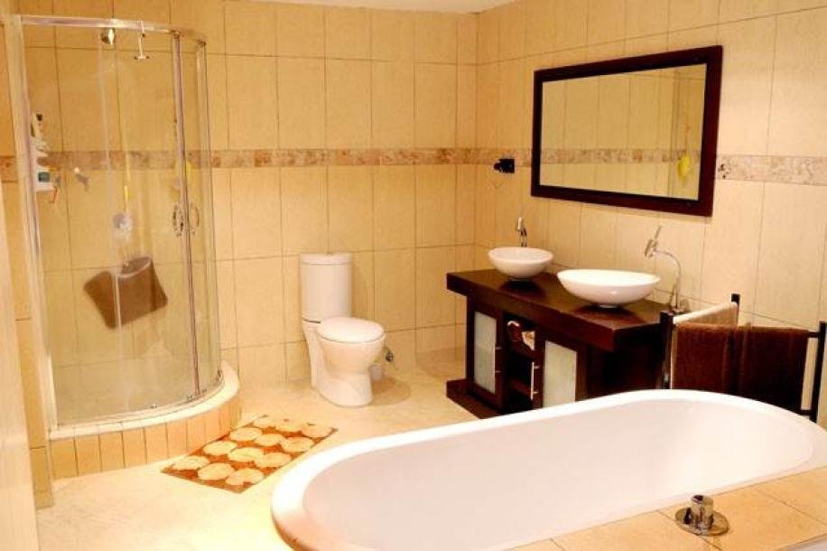 1 Bed Apartment in Johannesburg Central and CBD-1