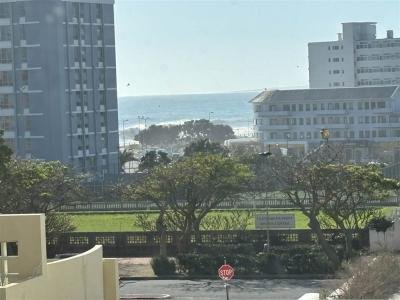 2 Bedroom Flat in Three Anchor Bay-7