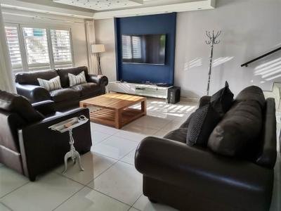 3 Bedroom Duplex in Musgrave