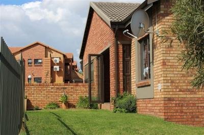 2 Bedroom Simplex in Bergbron