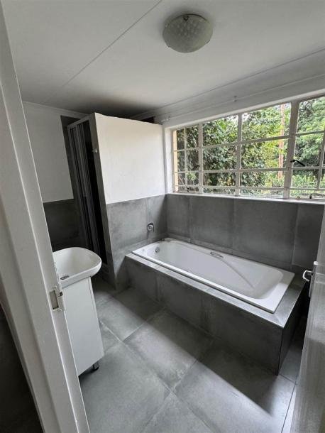 3 Bedroom Garden Cottage in Chartwell AH-14