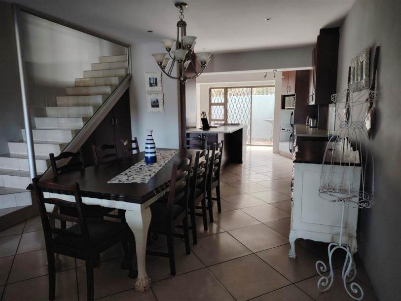 3 Bed Duplex in Humewood-2