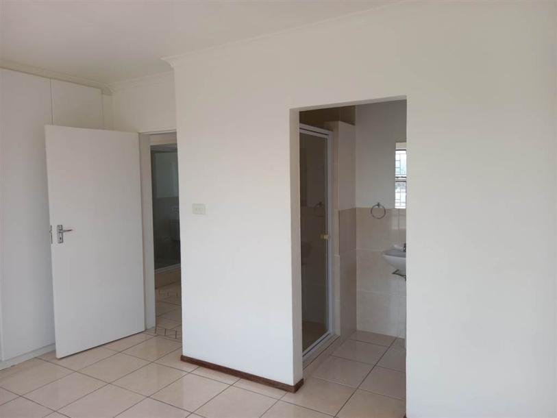 2 Bed Apartment in Blackheath-4