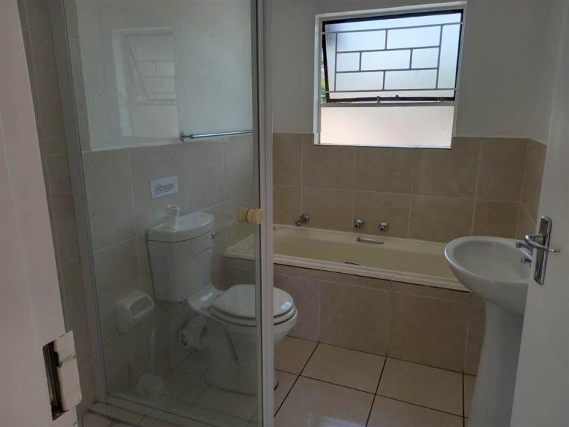 2 Bed Apartment in Blackheath-6