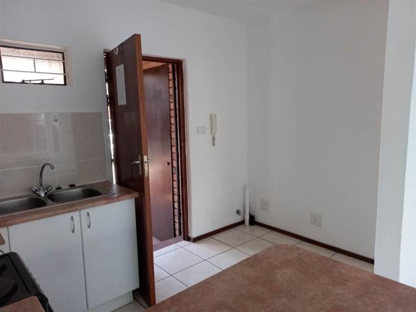 2 Bed Apartment in Blackheath-2