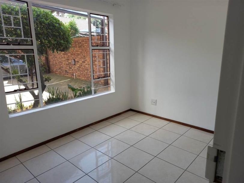 2 Bed Apartment in Blackheath-5