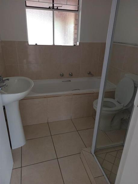 2 Bed Apartment in Blackheath-3