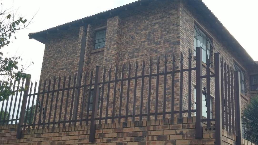 2 Bed Apartment in Blackheath-2