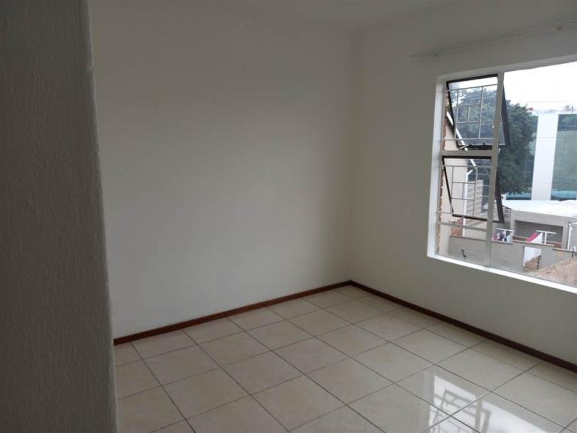 2 Bed Apartment in Blackheath-9