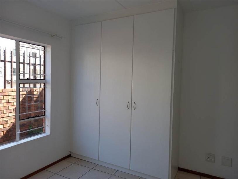 2 Bed Apartment in Blackheath-8