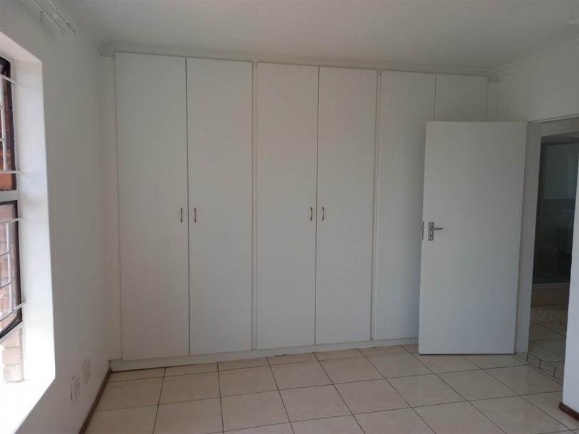 2 Bed Apartment in Blackheath-5