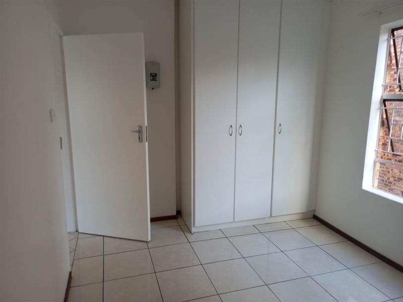 2 Bed Apartment in Blackheath-10