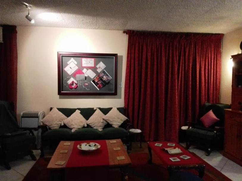 3 Bed Townhouse in Windsor East-6