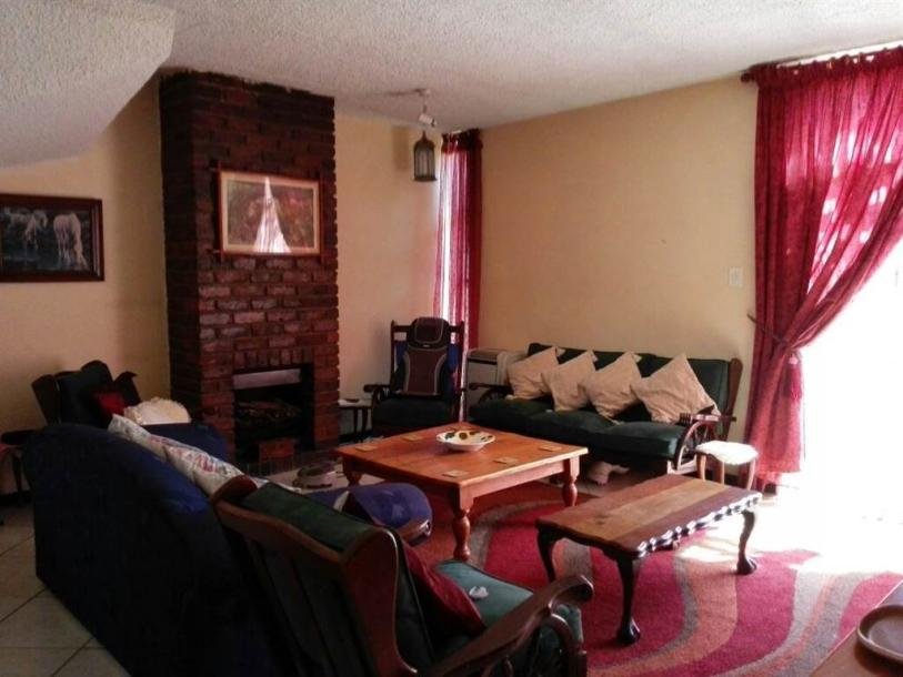 3 Bed Townhouse in Windsor East-7