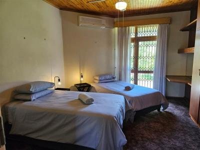 4 Bed House in Middelpos