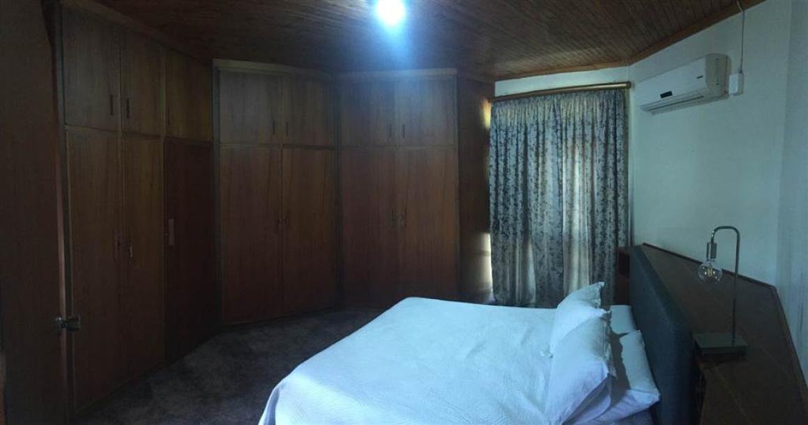 4 Bed House in Middelpos-16