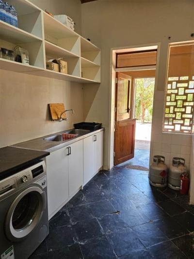 4 Bed House in Middelpos