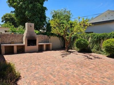 4 Bed House in Middelpos