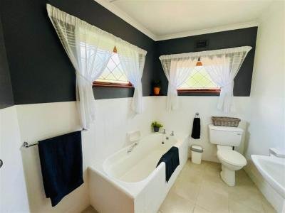 5 Bedroom House in Dawncliffe