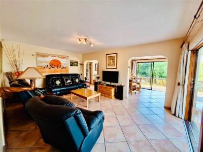 5 Bedroom House in Dawncliffe