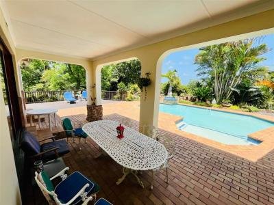 5 Bedroom House in Dawncliffe