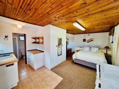 5 Bedroom House in Dawncliffe