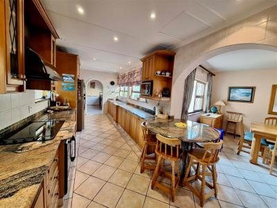 5 Bedroom House in Dawncliffe