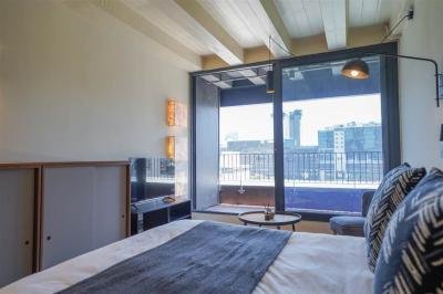 1 Bed Apartment in Foreshore