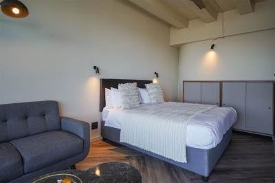 1 Bed Apartment in Foreshore