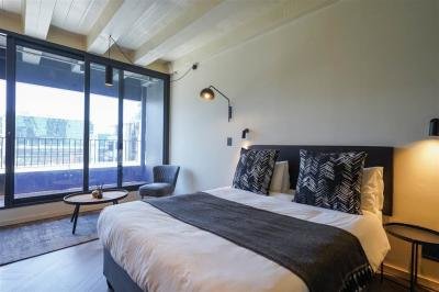 1 Bed Apartment in Foreshore