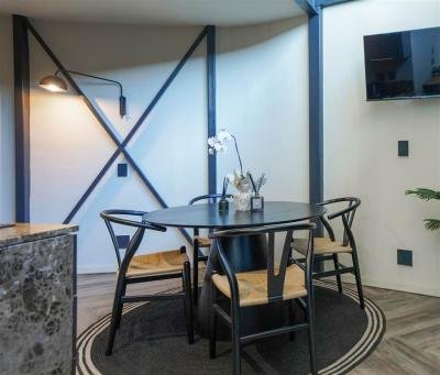 1 Bed Apartment in Foreshore