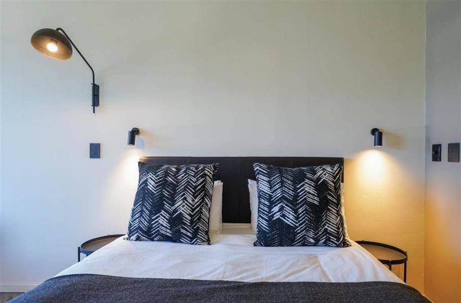 1 Bed Apartment in Foreshore-8