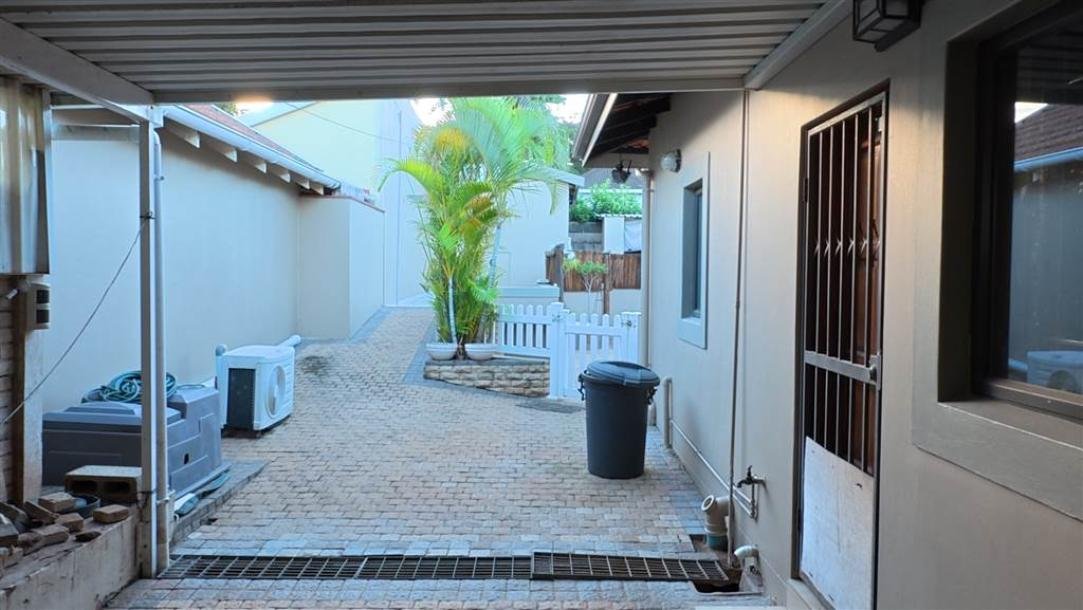 5 Bed House in Durban North-4