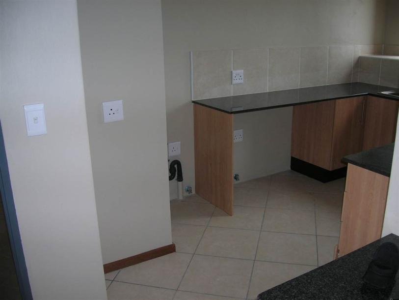 2 Bed Apartment in Ferndale-4