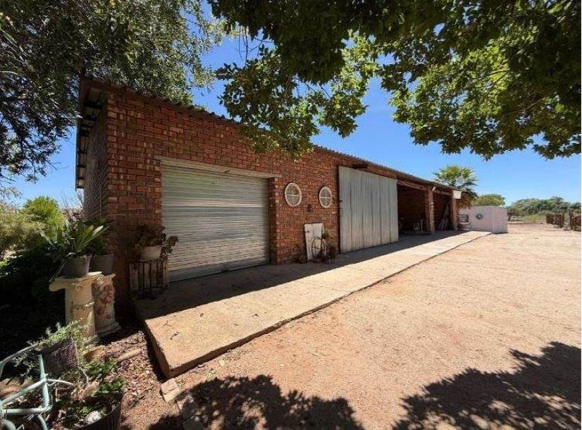 4 Bed House in Upington-13