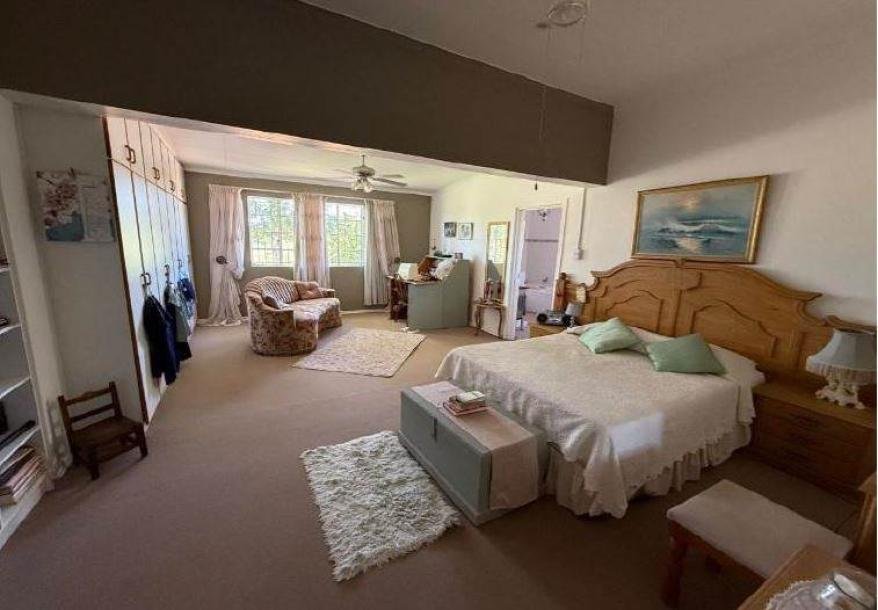 4 Bed House in Upington-3