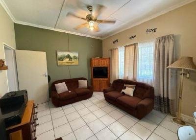 4 Bed House in Upington