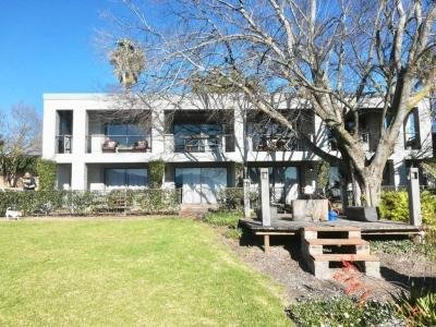 1 Bedroom Apartment in Simondium-1