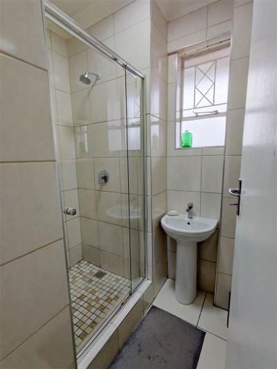 2 Bedroom Flat in Linden Ext