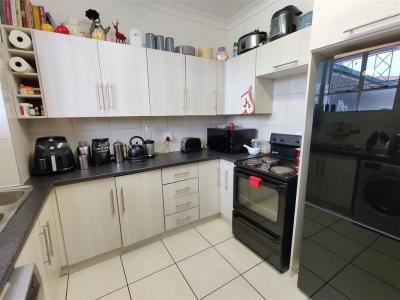 2 Bedroom Flat in Linden Ext